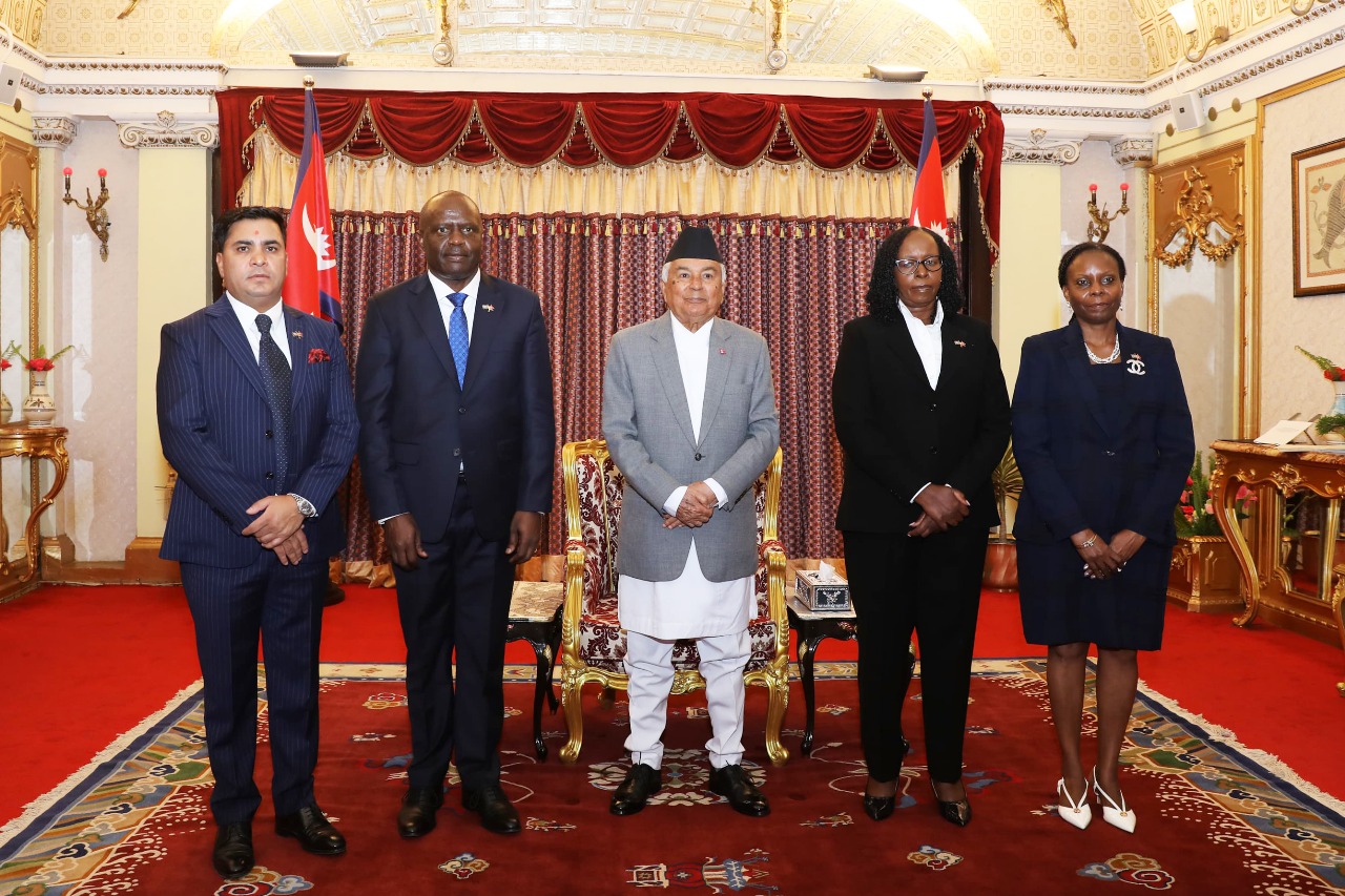 नेपालका राष्ट्रपति समक्ष केन्याका राजदूतको ओहोदाको प्रमाणपत्र पेश, अवैतनिक दूतावास कार्यालयको उद्घाटन